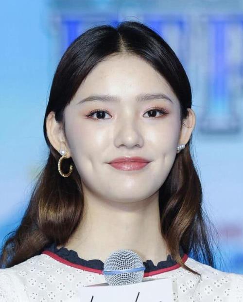 糊是哪个明星,揭秘明星背后的励志故事