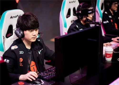 明星搏位照片,光影交错，魅力四溢