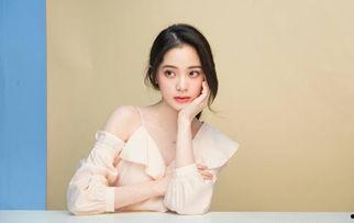 欧阳娜娜谈中国明星,中国明星背后的故事与挑战